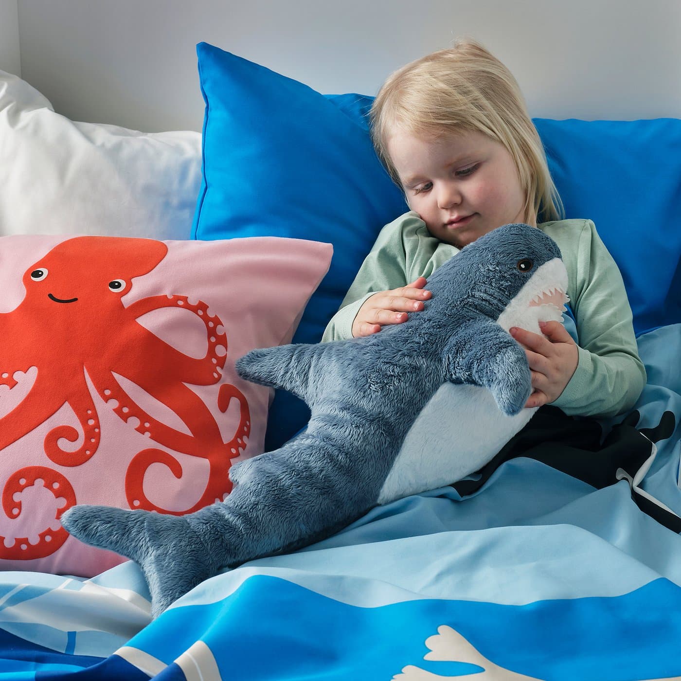 BLÅHAJ Soft toy - baby shark 55 cm — image 4