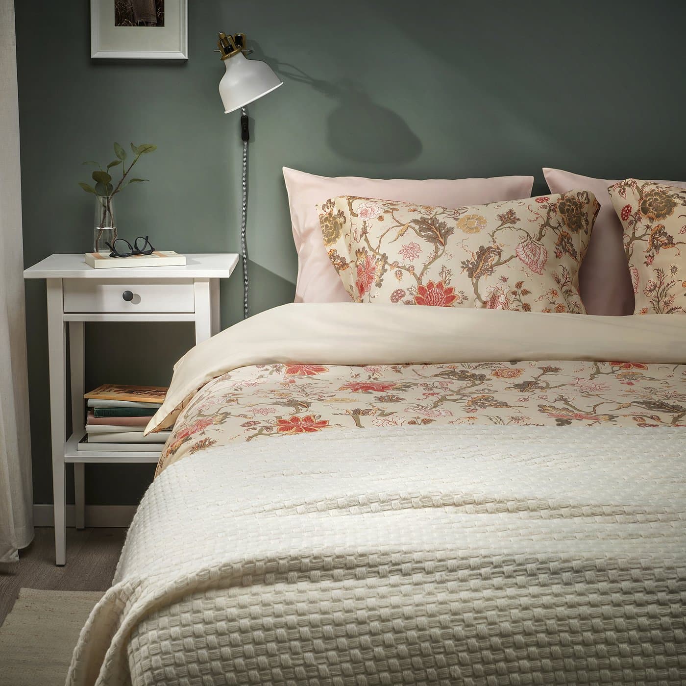 NÄSSELKLOCKA Duvet cover and 2 pillowcases - light grey-beige/multicolour 200x200/50x80 cm — image 2