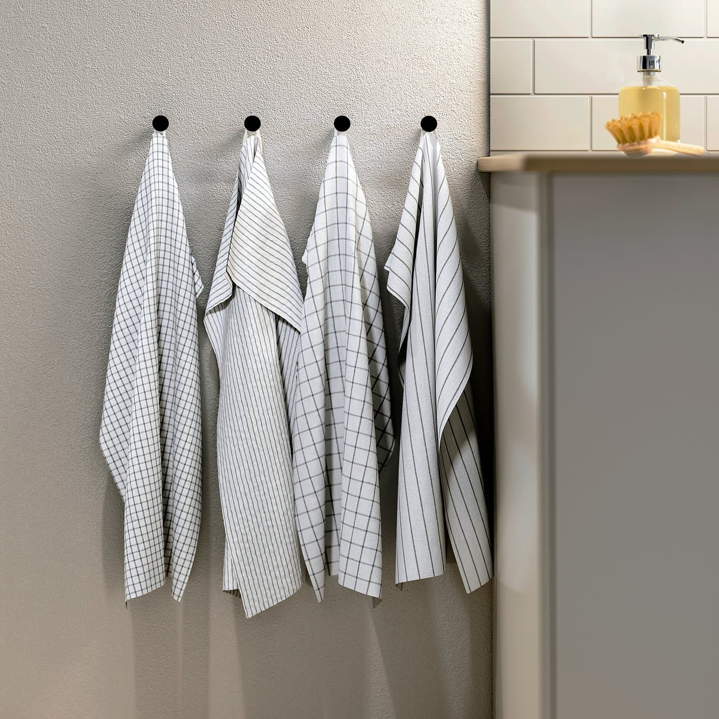 RINNIG Tea towel - white/dark grey/patterned 45x60 cm — image 2