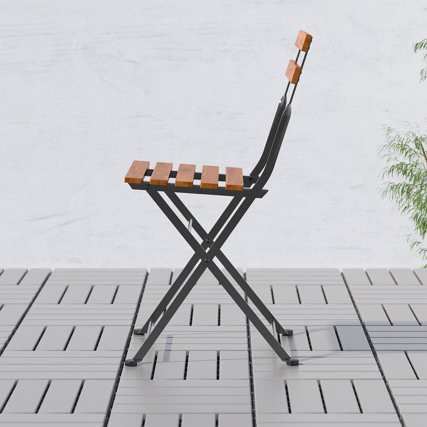TÄRNÖ Chair, outdoor - foldable black/light brown stained — image 5