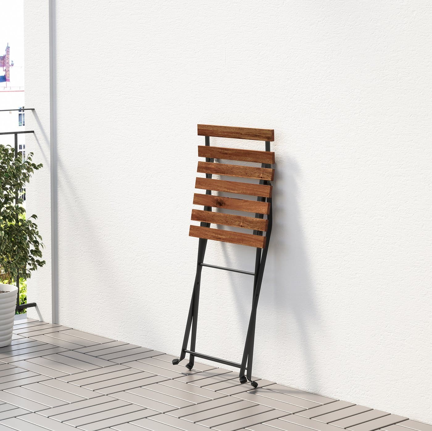 TÄRNÖ Chair, outdoor - foldable black/light brown stained — image 6